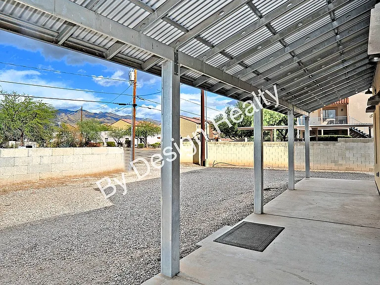 1040 E Halcyon Rd — Photo 6