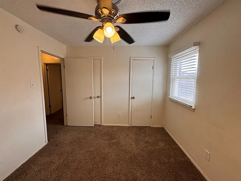 4425 Humble Ave — Photo 13