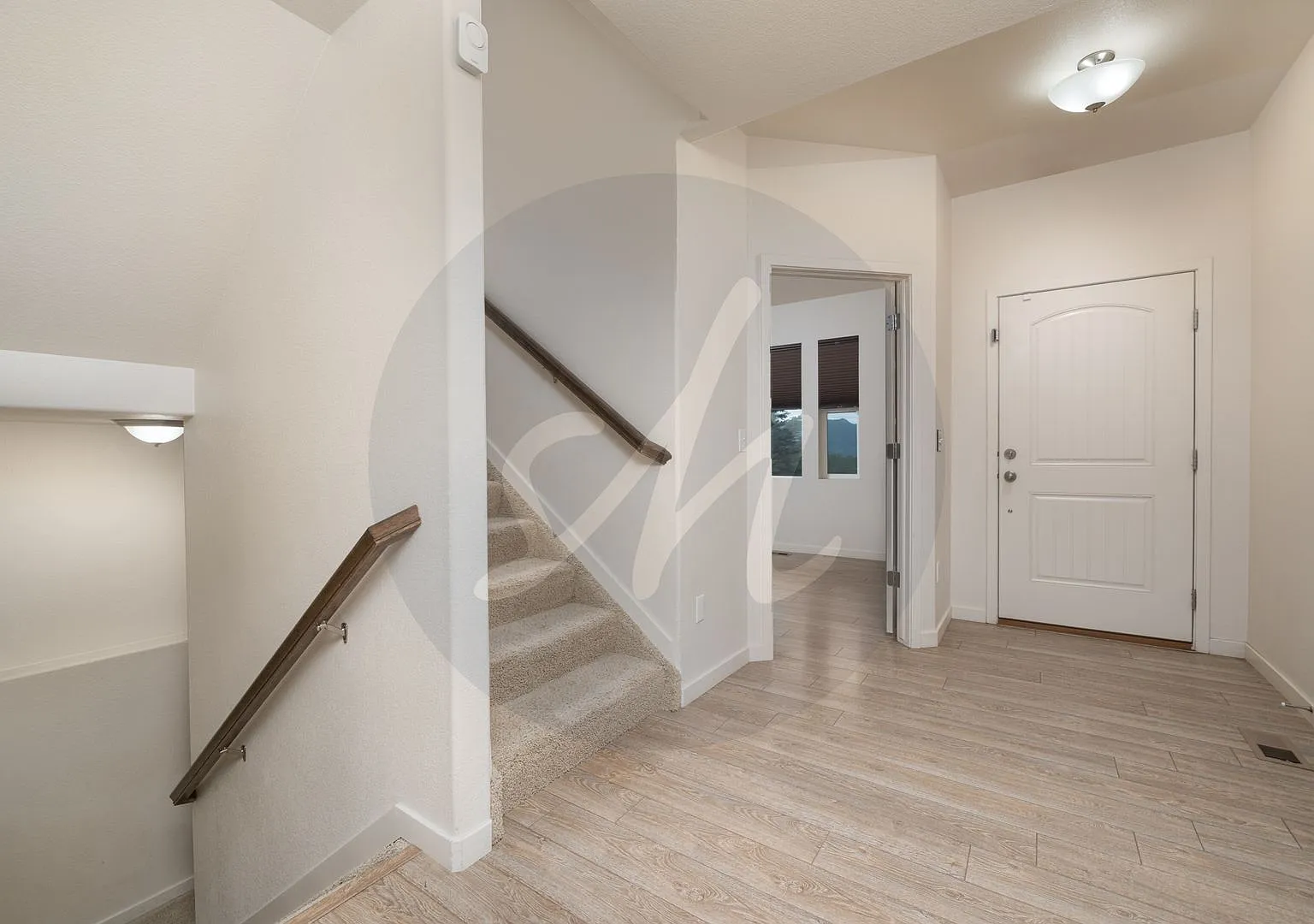 Beautiful 2 Story home in North Fork — Photo 3