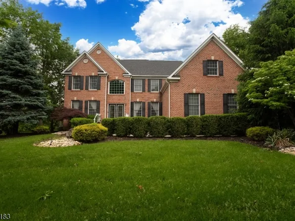 4 Windy Hill Rd, Green Brook Twp., NJ 08812
