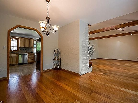 5th image of 10036 Deerfield Ln