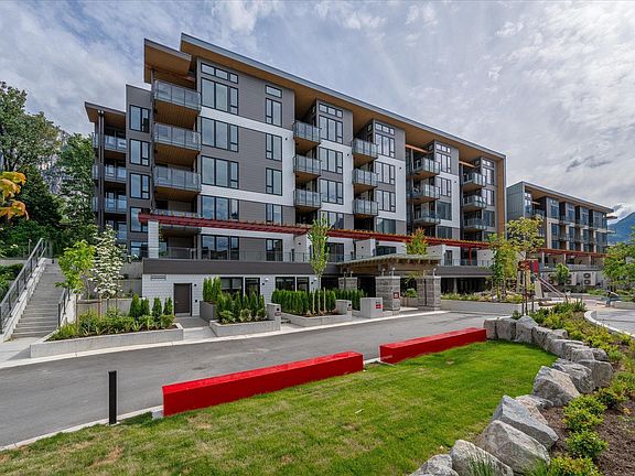 2nd image of 1500 Scott Cres #410