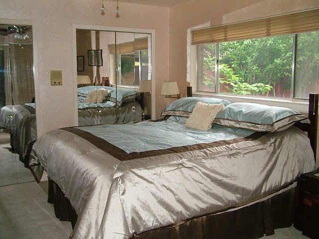 1st image of 921 Egyptian Way