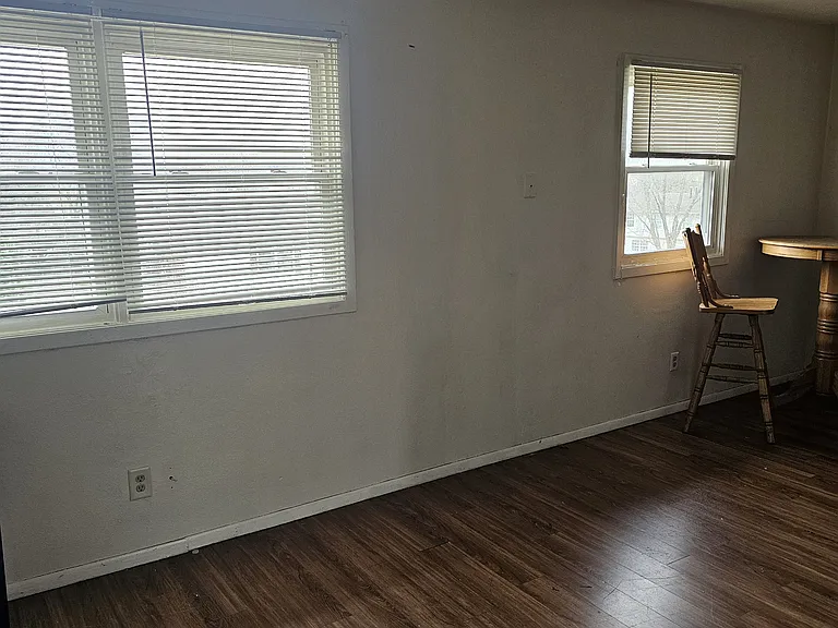 728 W 63rd St #5 — Photo 1