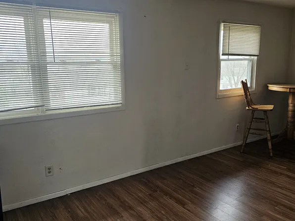 728 W 63rd St APT 5, Davenport, IA 52806