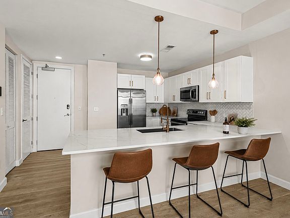 3rd image of 711 Cosmopolitan Dr NE Unit 622