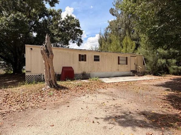 8146 Tolles Dr, North Fort Myers, FL 33917