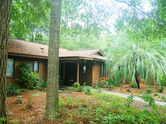 3rd image of 989 Briarwood Dr