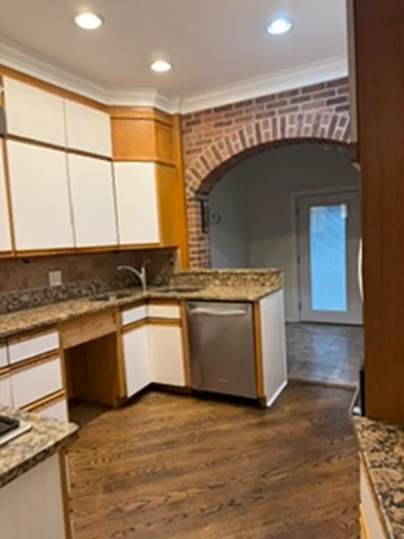 3 bed, 2.5 bath, 1275 sqft, $2,600 — Photo 4