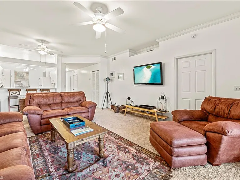 280 Robin Hood Cir #101 — Photo 8