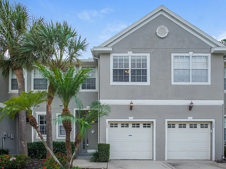 740 Vallance Way NE — Photo 1