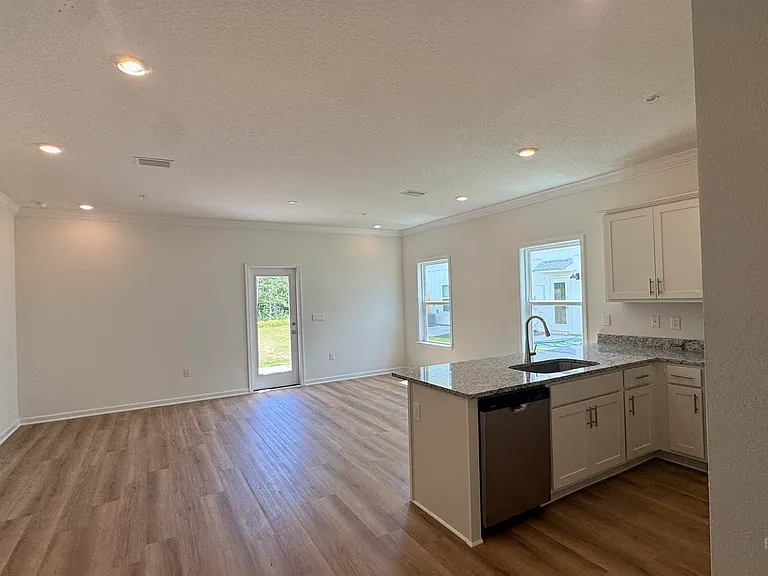 4144 Lost Bay Dr — Photo 3