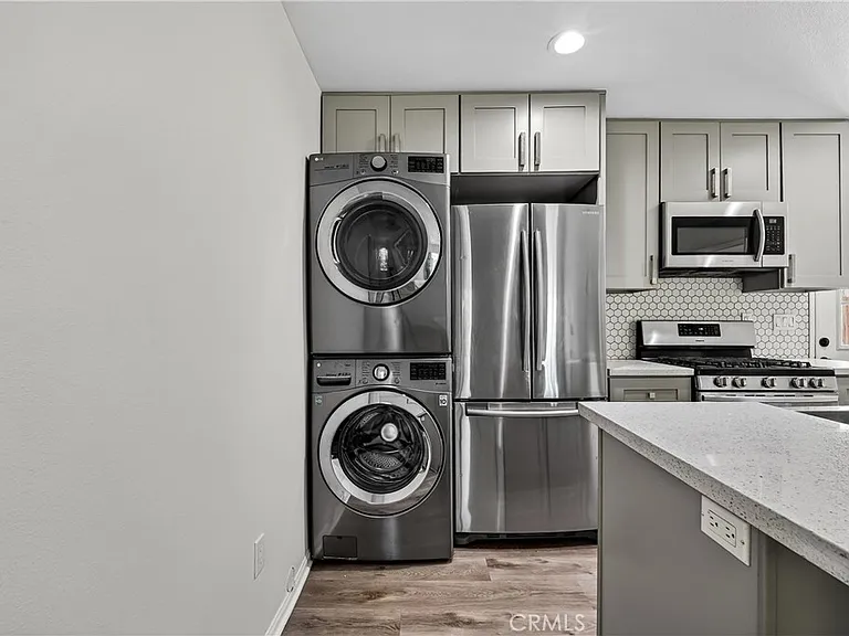 8211 Quartz Ave — Photo 9