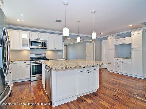 2nd image of 47 La Dunette Drive