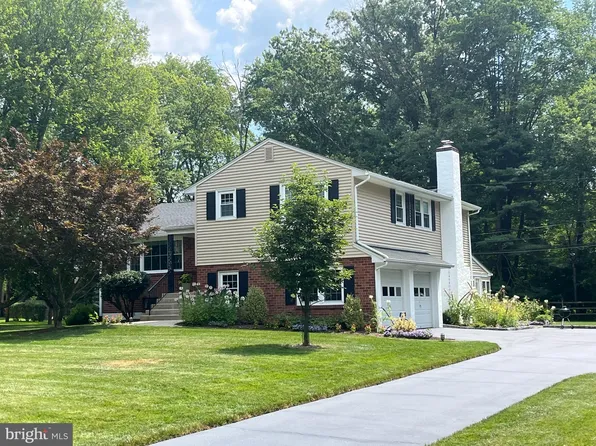 884 Parkwood Rd, Blue Bell, PA 19422