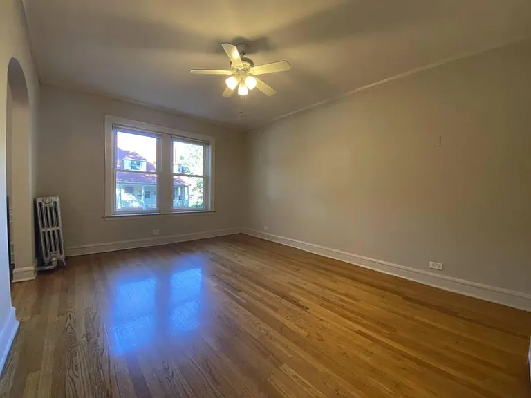 1261 W Argyle — Photo 13