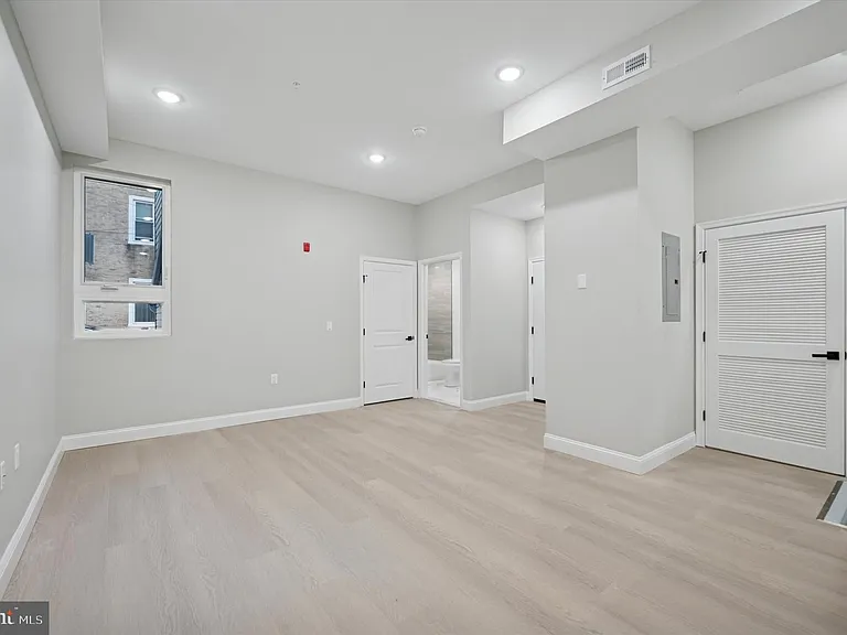 103 N 63rd St #2 — Photo 5
