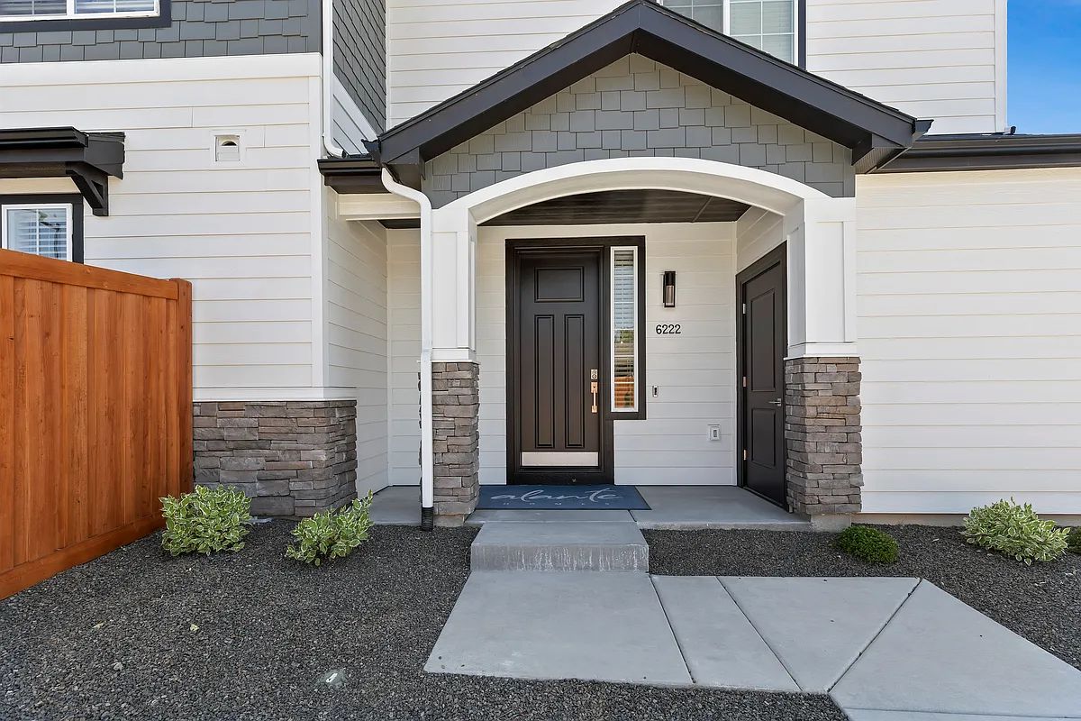 Building Photo - 6231 S Astrantia Ln #35