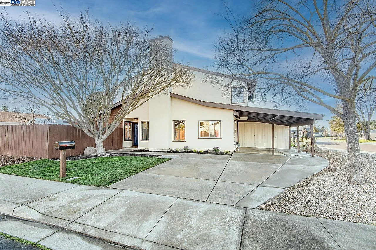 1762 Centaurus St photo 1