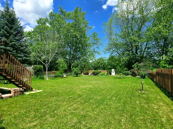 23 Old Oak Rd, Kingston, ON K7M 7C3