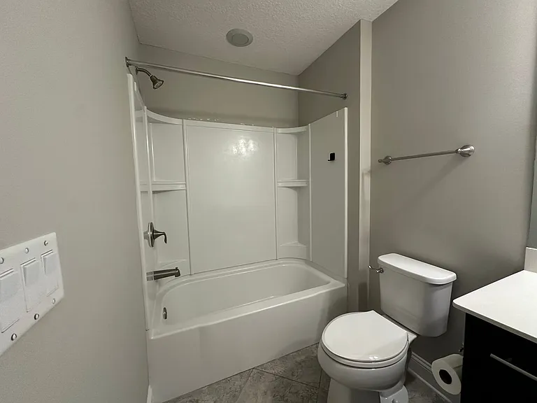 91 Richmond Dr — Photo 18