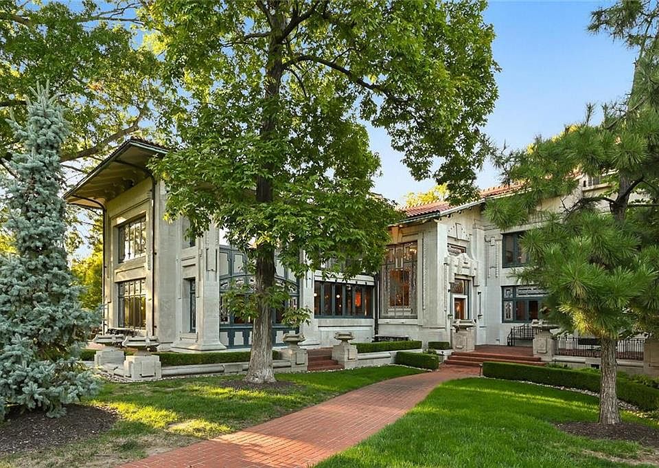 1200 W 55th St, Kansas City, MO 64112 Zillow