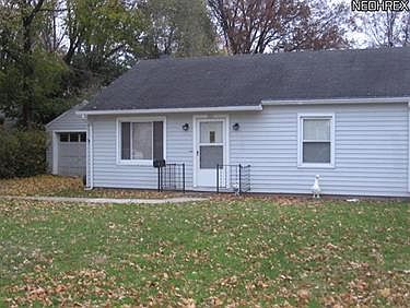 1st image of 231 W 16th St