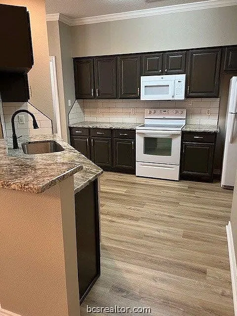 3 bed, 2.5 bath, 1278 sqft, $1,550 — Photo 4
