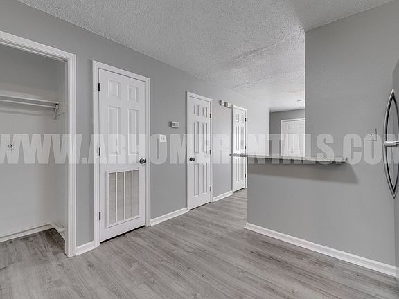 4th image of 2415 Washington Ave APT D2