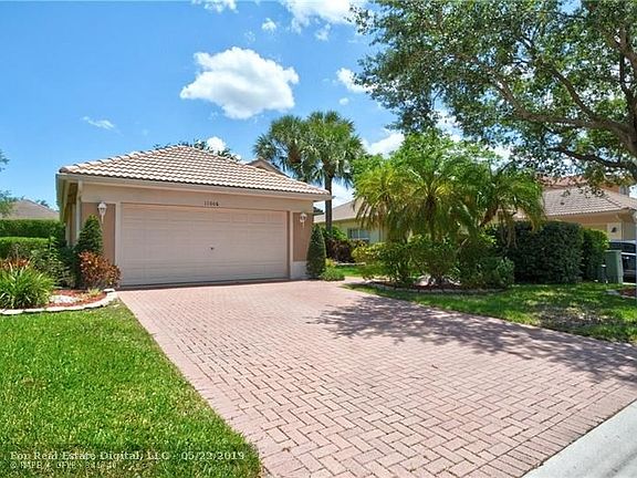 4th image of 11006 NW 62nd Ct