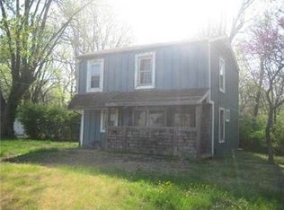 9039 Old Santa Fe Rd, Kansas City, MO 64138