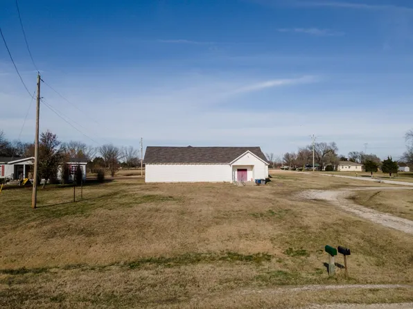 3597 County Road 1675, Coffeyville, KS 67337