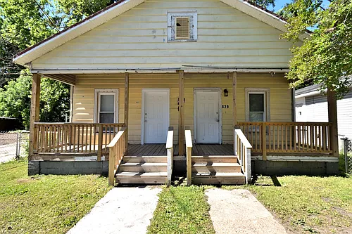 827 Gay St Photo 1