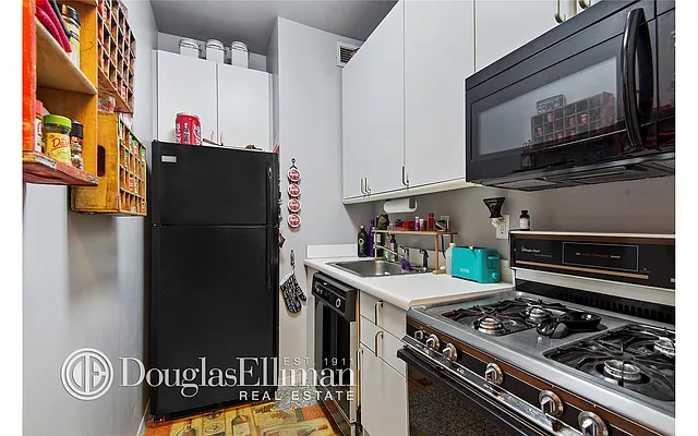 Rented by Douglas Elliman | media 35