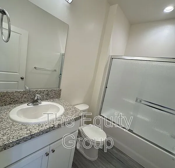 725 S Pinkham #102 — Photo 23