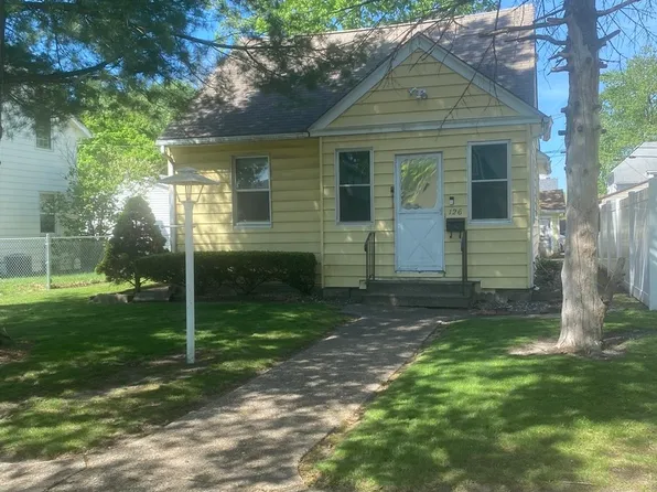 126 S Thornwood Ave, Davenport, IA 52802