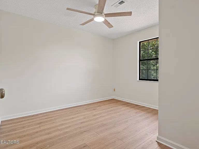 Bedroom (main floor)