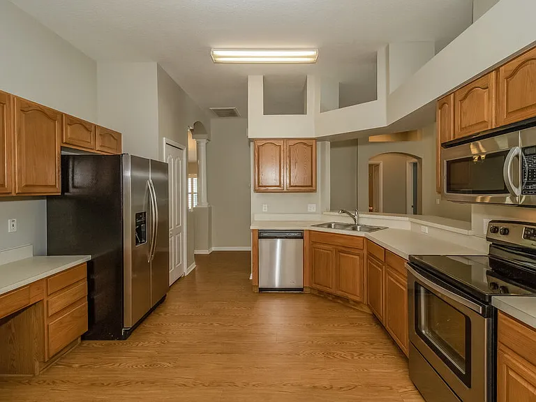 633 Straw Lake Dr — Photo 6