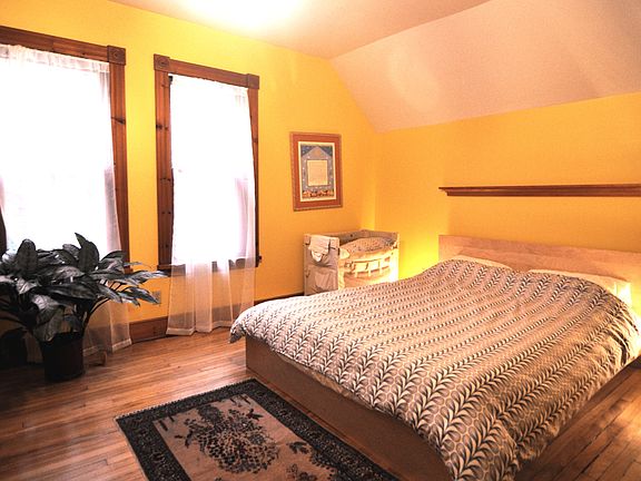 Mstr Bedroom w fireplace