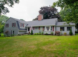 389 Booth Hill Rd, Trumbull, CT 06611