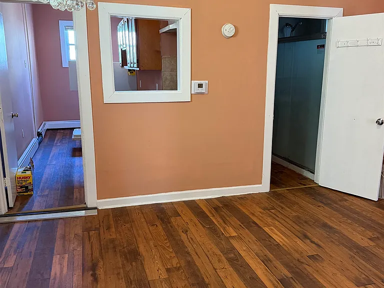 170 Boyd Ave #1 — Photo 3