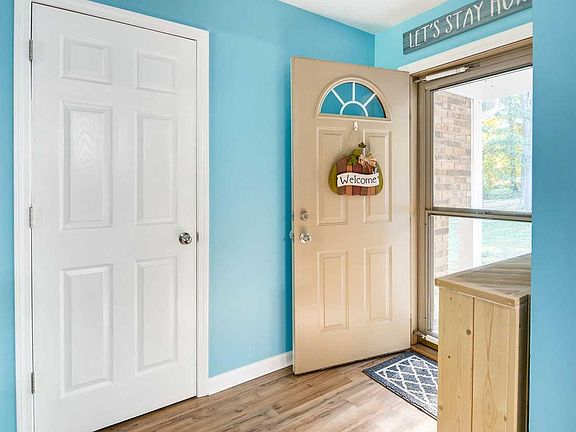 4th image of 2410 Sharon Pl
