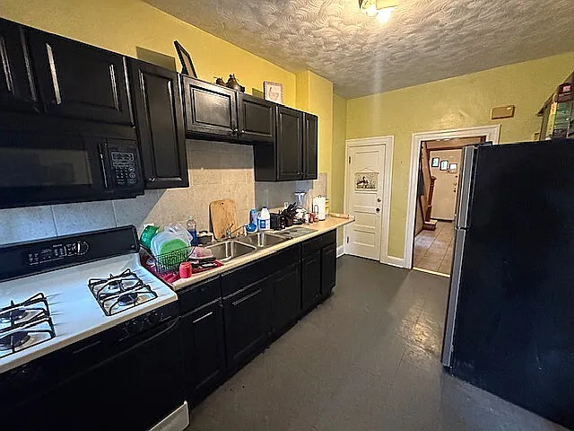 2843 West Garrison Avenue - 2 — Photo 3