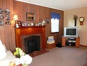 2nd image of 800 S Burgess Ave