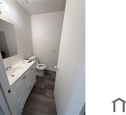 2nd image of 2719 E Hammond Ave APT 102