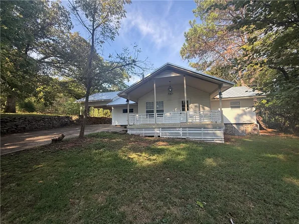 419 Center St, Winslow, AR 72959