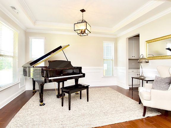 Dining room/ Piano room