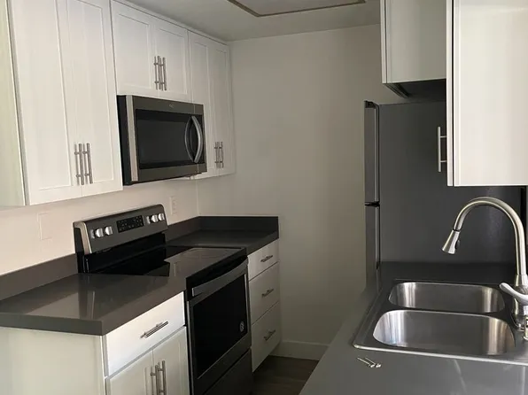 White Oak Pl Apts (Escondido), 2555-2545-2559 White Oak Pl #2555UNITB, Escondido, CA 92027