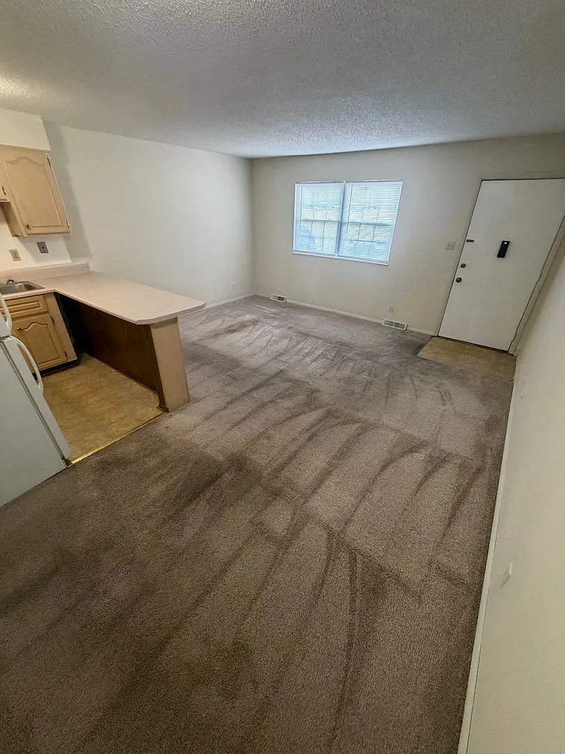 Chapel Court Apartments — Photo 2