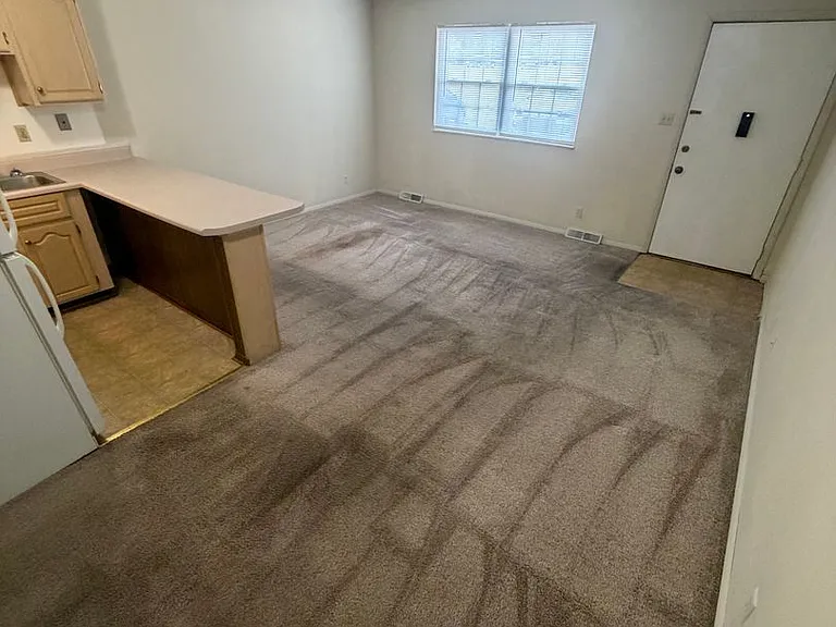 2151 E Columbia St — Photo 2